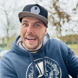 The Amazing chinese Hat O'clock